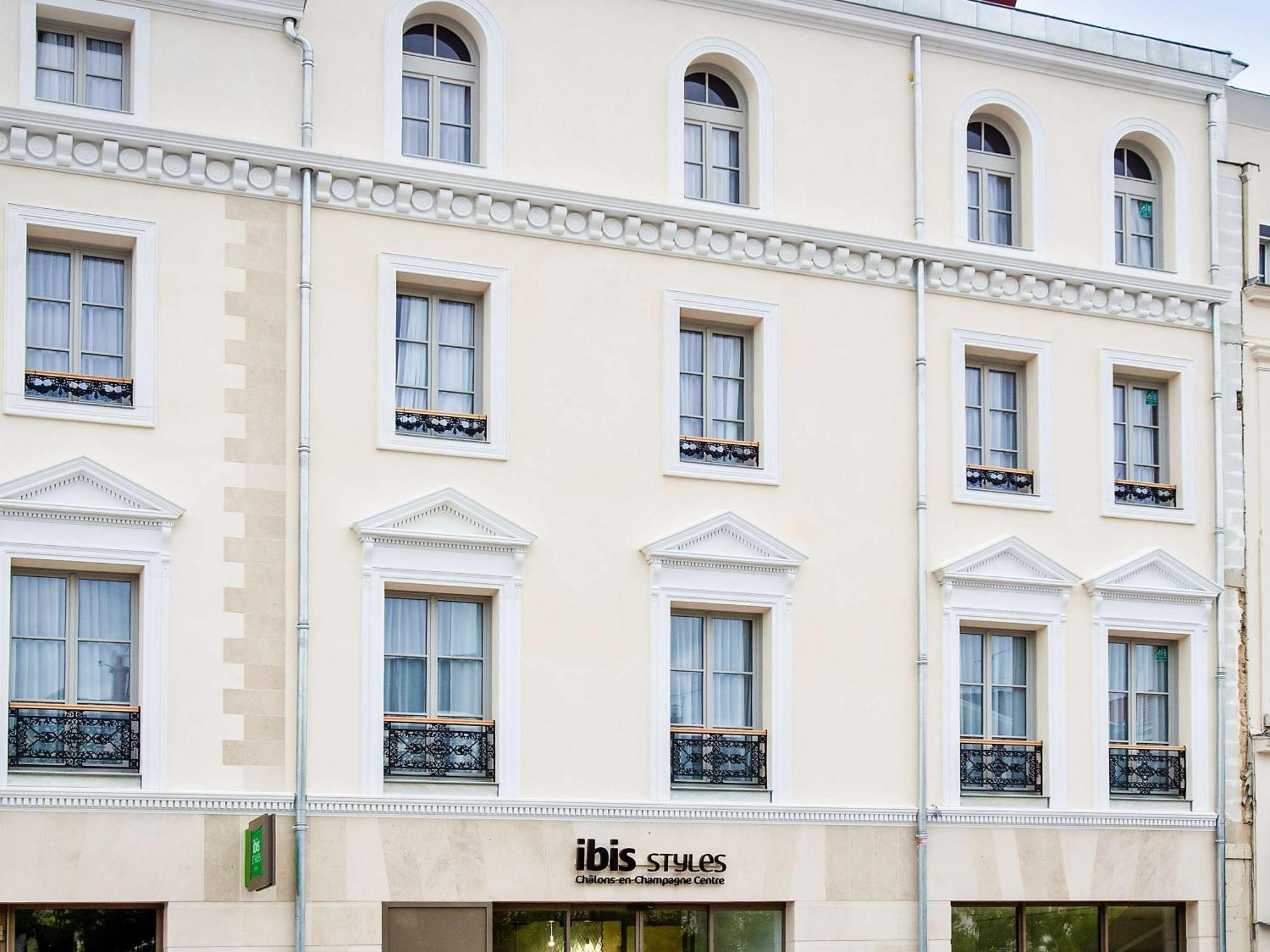 Ibis Styles Chalons En Champagne Centre Hotel Exterior photo